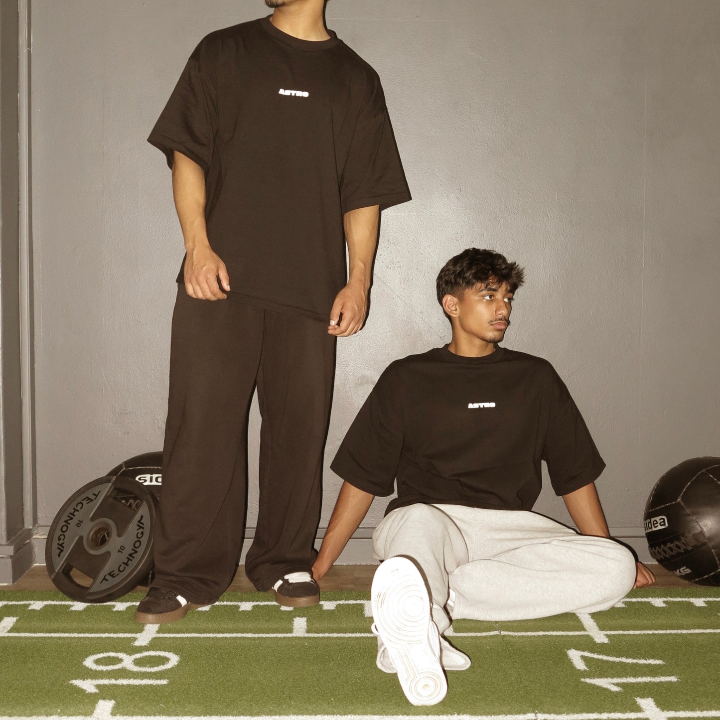 ASTRO OVERSIZED - BLACK